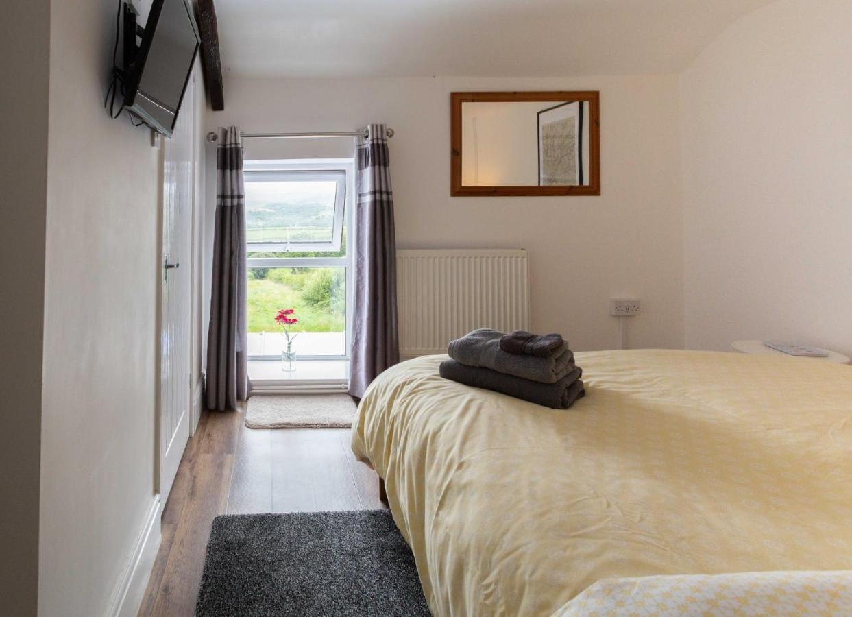 Cwtch Farm Bed & Breakfast Ystalyfera Luaran gambar